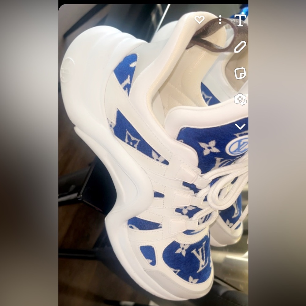 Selling these shoes